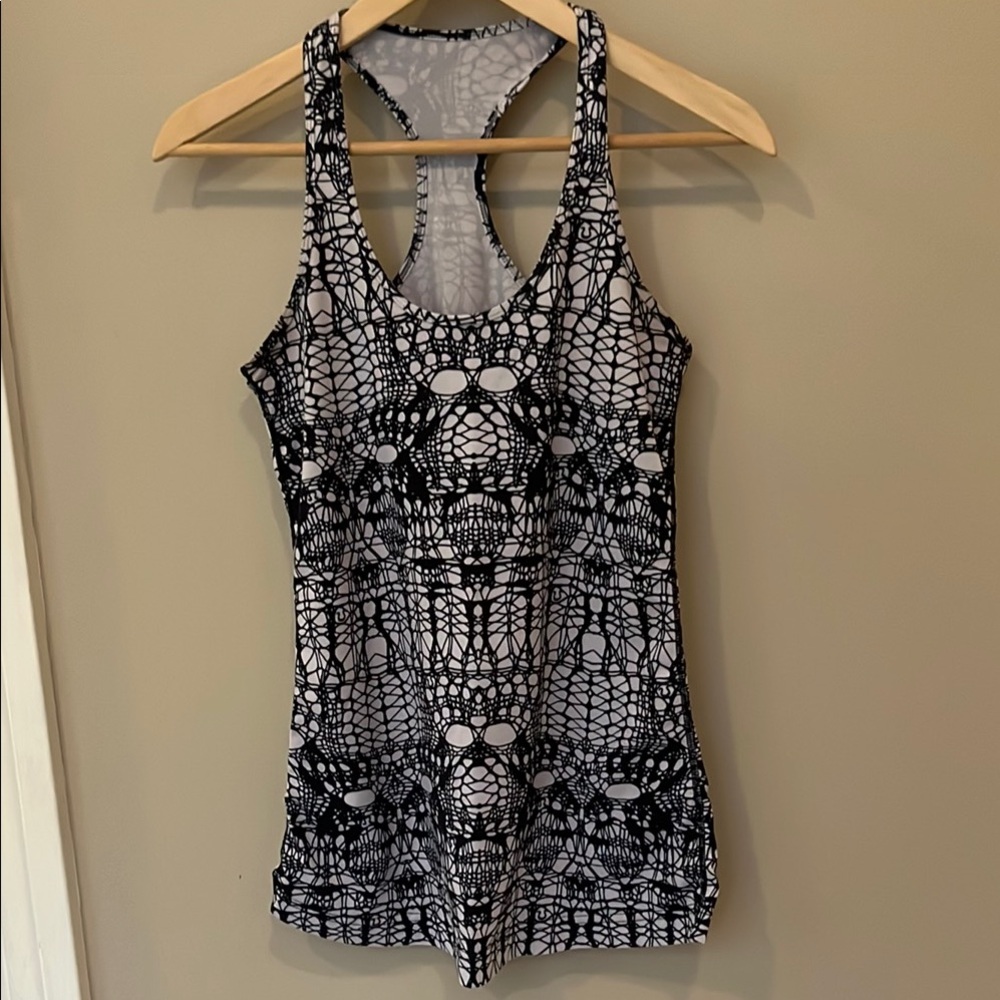 Lululemon Athletica Black and White Fitted Cut Out Tank Top